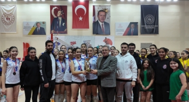 MİDİ KIZLAR SÜPER LİG MÜSABAKALARI TAMAMLANDI