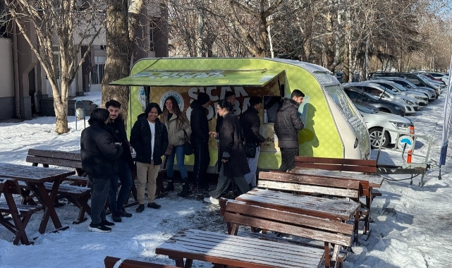 ÖĞRENCİLERE 1,4 MİLYON BARDAK SICAK ÇORBA DESTEĞİ