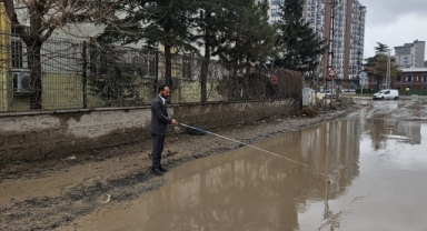 SELÇUK ONAT: SAHABİYE'DE YOLLAR BALIK TUTULACAK HALE GELDİ