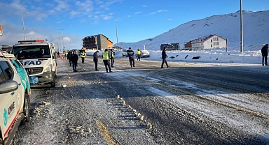 TAKSİ İLE YOLCU MİNİBÜSÜ ÇARPIŞTI