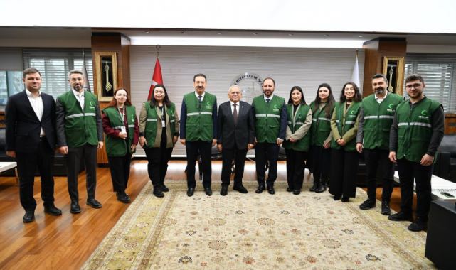 BÜYÜKKILIÇ, YEŞİLAY KAYSERİ ŞUBESİ'NİN YENİ YÖNETİMİNİ AĞIRLADI