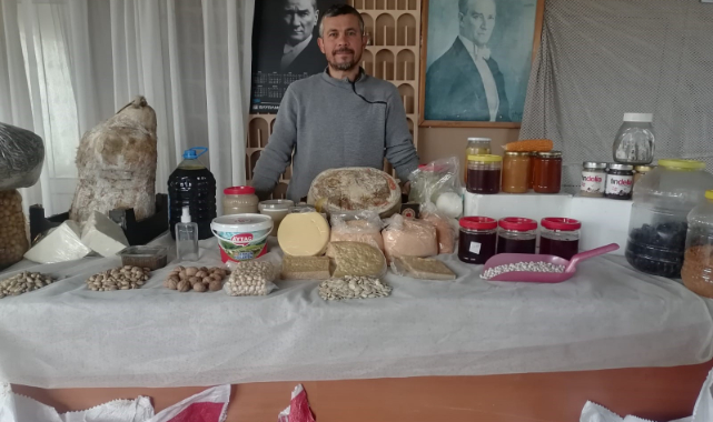 ÇİFTÇİLERDEN TOPLADIKLARIYLA RAMAZAN KOLİSİ HAZIRLIYORLAR