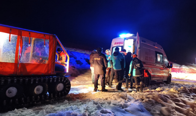 DONMA TEHLİKESİ GEÇİREN 3 İŞÇİYİ EKİPLER KURTARDI