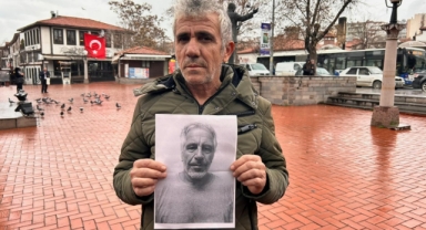 EPSTEİN'E BENZETİLEN ADAM ÇAREYİ ANKARA'YA TAŞINMAKLA BULDU