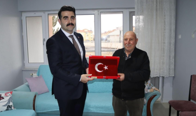 ESER'DEN KIBRIS GAZİSİ TEKTAŞ'A ANLAMLI ZİYARET