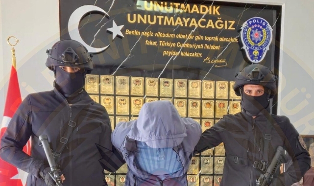 İHRAÇ SUBAY YAKALANDI