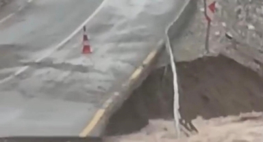 KAYSERİ'DE SEL YOLU ÇÖKERTTİ