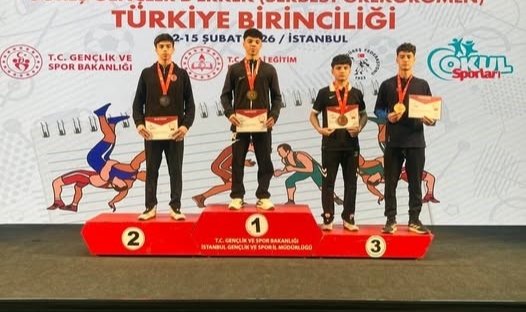 KAYSERİLİ GÜREŞÇİLER’DEN ÇİFTE MADALYA