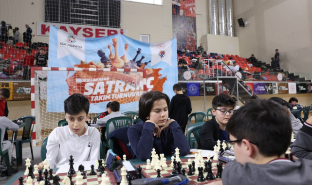 KOCASİNAN'DA SATRANÇ TURNUVASI SONA ERDİ