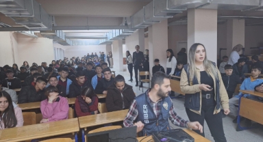 LİSE ÖĞRENCİLERİNE SİBER GÜVENLİK SEMİNERİ VERİLDİ