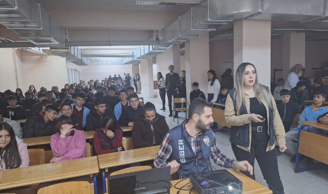 LİSE ÖĞRENCİLERİNE SİBER GÜVENLİK SEMİNERİ VERİLDİ