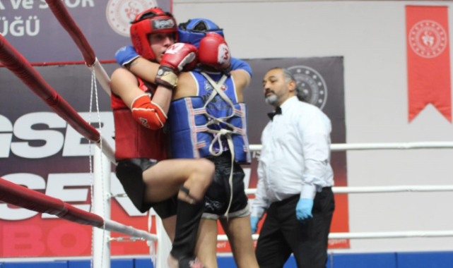 MUAYTHAİ BÖLGE ŞAMPİYONASI KAYSERİ'DE YAPILDI