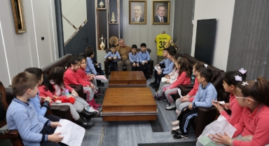 ÖĞRENCİLERDEN BAŞKAN ÖZDOĞAN'A ZİYARET