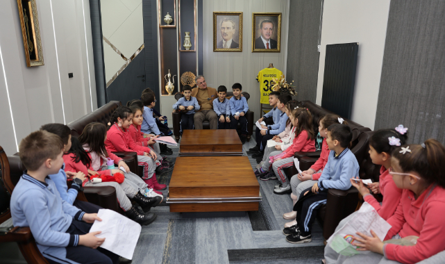 ÖĞRENCİLERDEN BAŞKAN ÖZDOĞAN'A ZİYARET