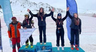 OKUL SPORLARINDAN ERCİYES'E DEV ÇIKARMA