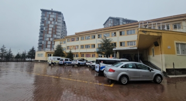 ORTAOKULDA BIÇAKLI KAVGA: 1 ÖĞRENCİ YARALI