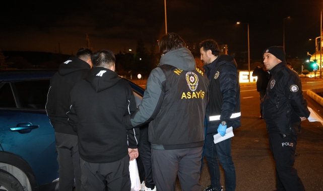 SAHTE ALTIN İLE 15 KİŞİYİ DOLANDIRMIŞLAR: 2 GÖZALTI