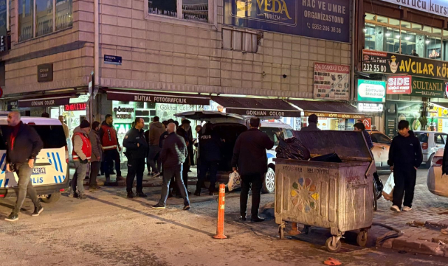 TAKSİ DURAĞINDA BIÇAKLI KAVGA