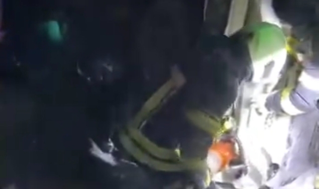 TİCARİ ARAÇ ŞARAMPOLE YUVARLANDI