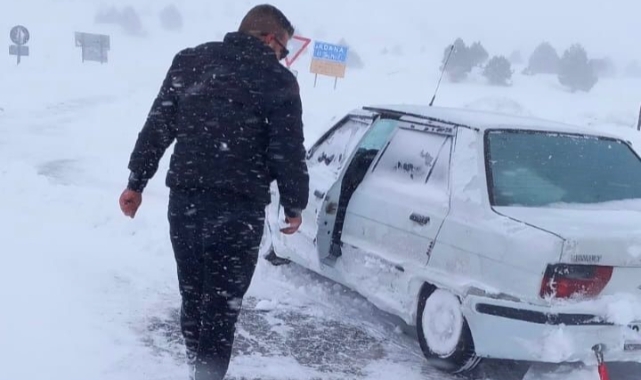 TOMARZA - ARSLANTAŞ İLE TUFANBEYLİ - AYVAT YOLU ULAŞIMA KAPANDI