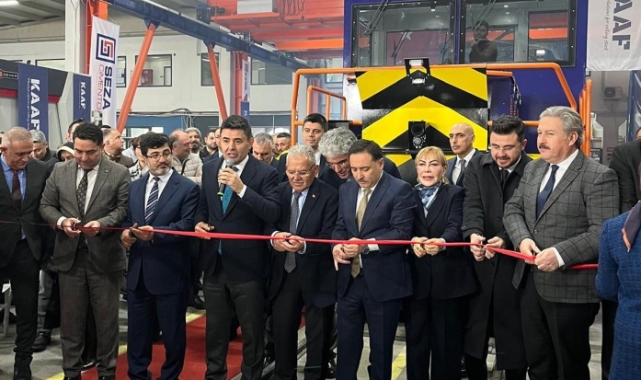 TÜRKİYE'NİN İLK YERLİ VE MİLLİ BATARYALI MANEVRA LOKOMOTİFİNİ SEZA ÇİMENTO ALDI