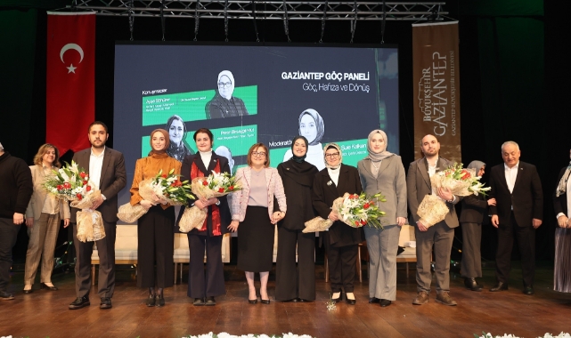 "YEŞİL OTOBÜS" BELGESELİNİN İLK GÖSTERİMİ YAPILDI