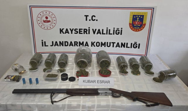 915 GRAM UYUŞTURUCU MADDE ELE GEÇİRİLDİ