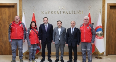 ARAMA KURTARMA EKİBİNDEN ÇİÇEK'E ZİYARET