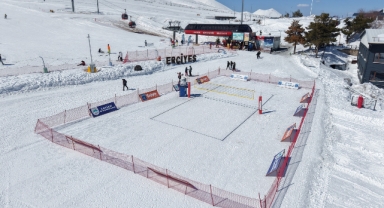 ERCİYES’TE KAR VOLEYBOLU HEYECANI BAŞLIYOR