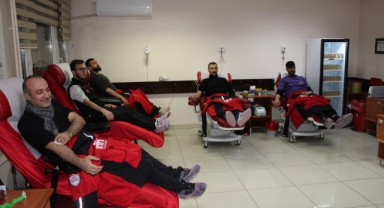 İFTAR YAPIP KAN VERMEYE KOŞTULAR