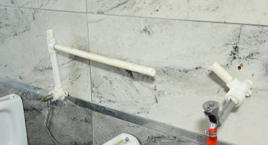 TOMARZA'DA TUVALETLERE ZARAR VERDİLER