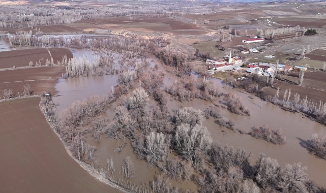YAĞAN KAR ERİDİ, ÇİFTÇİLERİN YÜZÜ GÜLDÜ
