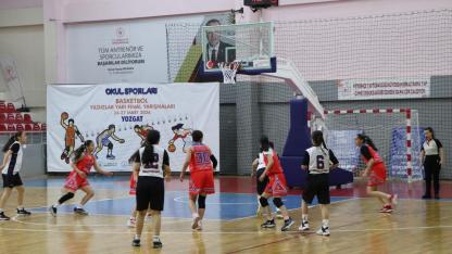 BASKETBOL YILDIZLAR TÜRKİYE YARI FİNALLERİ BAŞLADI