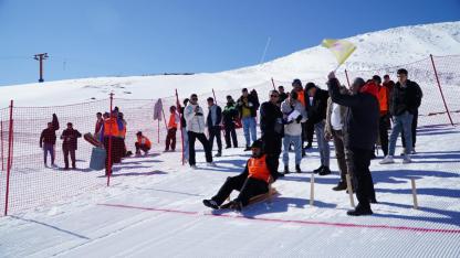 ERCİYES, GELENEKSEL KIZAK TÜRKİYE ŞAMPİYONASI’NA EV SAHİPLİĞİ YAPTI
