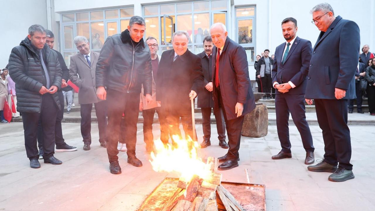 ERÜ'DE NEVRUZ BAYRAMI KUTLANDI