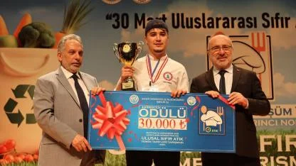 GENÇ ŞEF ADAYLARI ÖDÜLLERİNİ ALDI