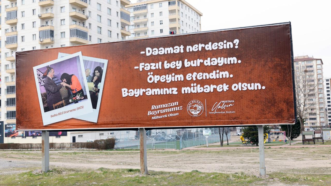 GÜLÜMSETEN BAYRAM BİLBOARDLARI
