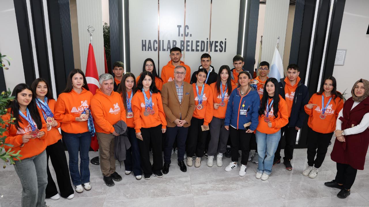 HADAK'TAN BAŞKAN ÖZDOĞAN'A ZİYARET