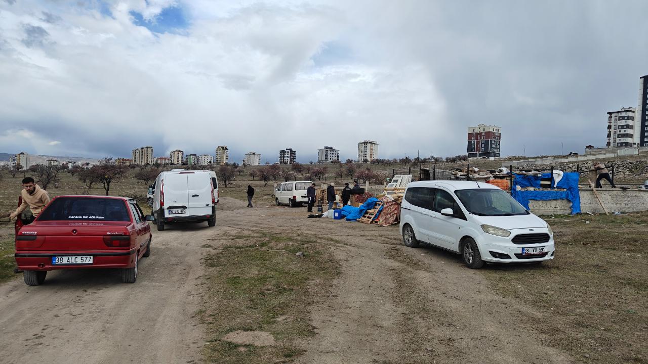 KAYSERİ’DE AHIRA HAYVAN SALDIRDI