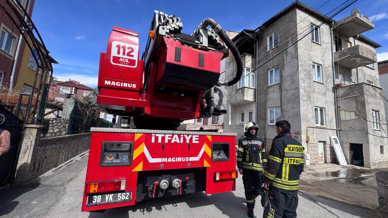 KAYSERİ'DE EV YANGINI