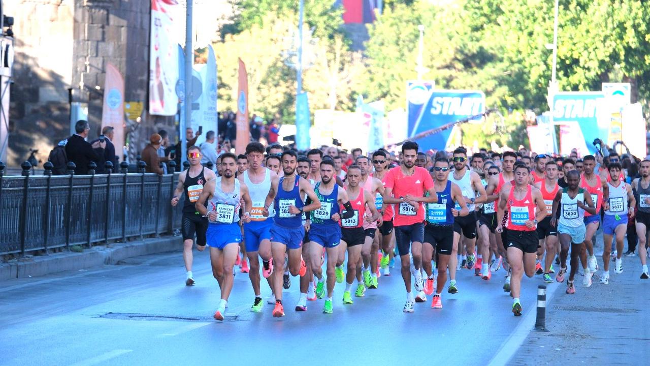 KAYSERİDE YARI MARATON HEYECANI