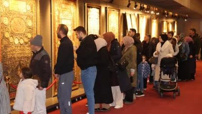 KAYSERİLİLER ‘KUTSAL EMANETLER'E KOŞTU