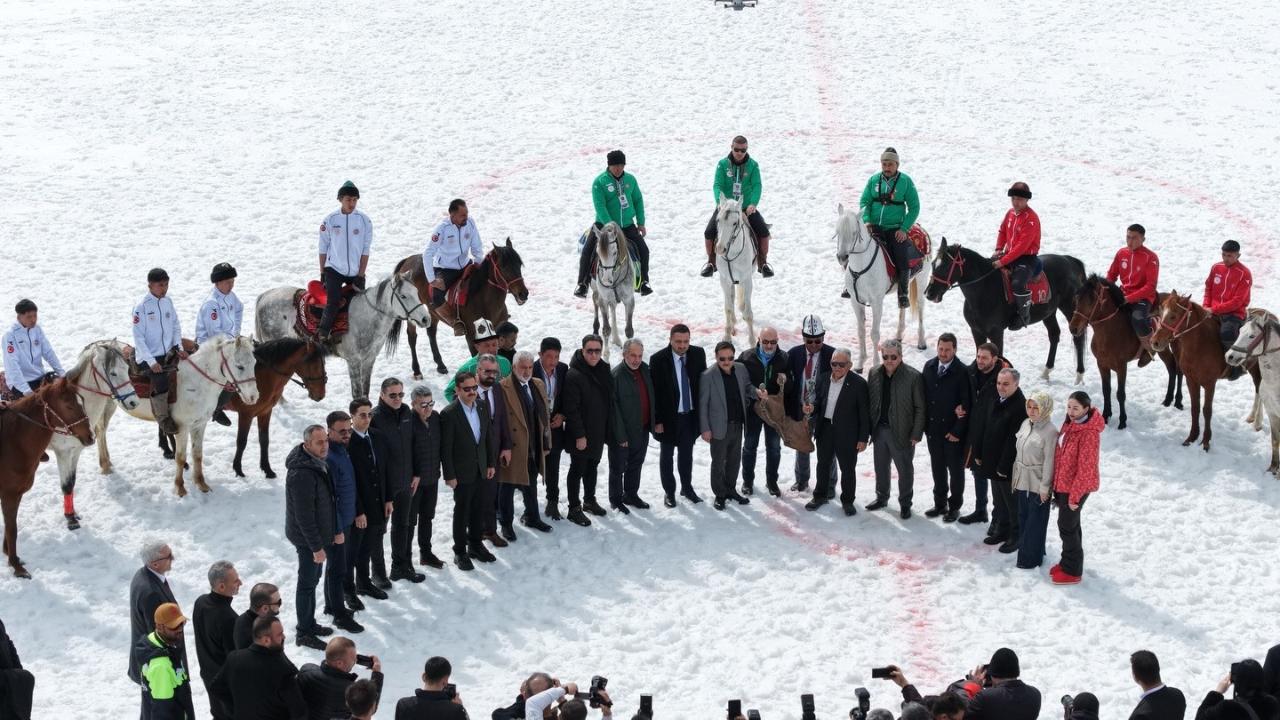 KÖKBÖRÜ VE KIZAK ŞAMPİYONASI 5 BİN KİŞİYİ BULUŞTURDU