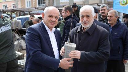 YAHYALI’DA ORMAN HAFTASI FİDAN DAĞITIMIYLA KUTLANDI