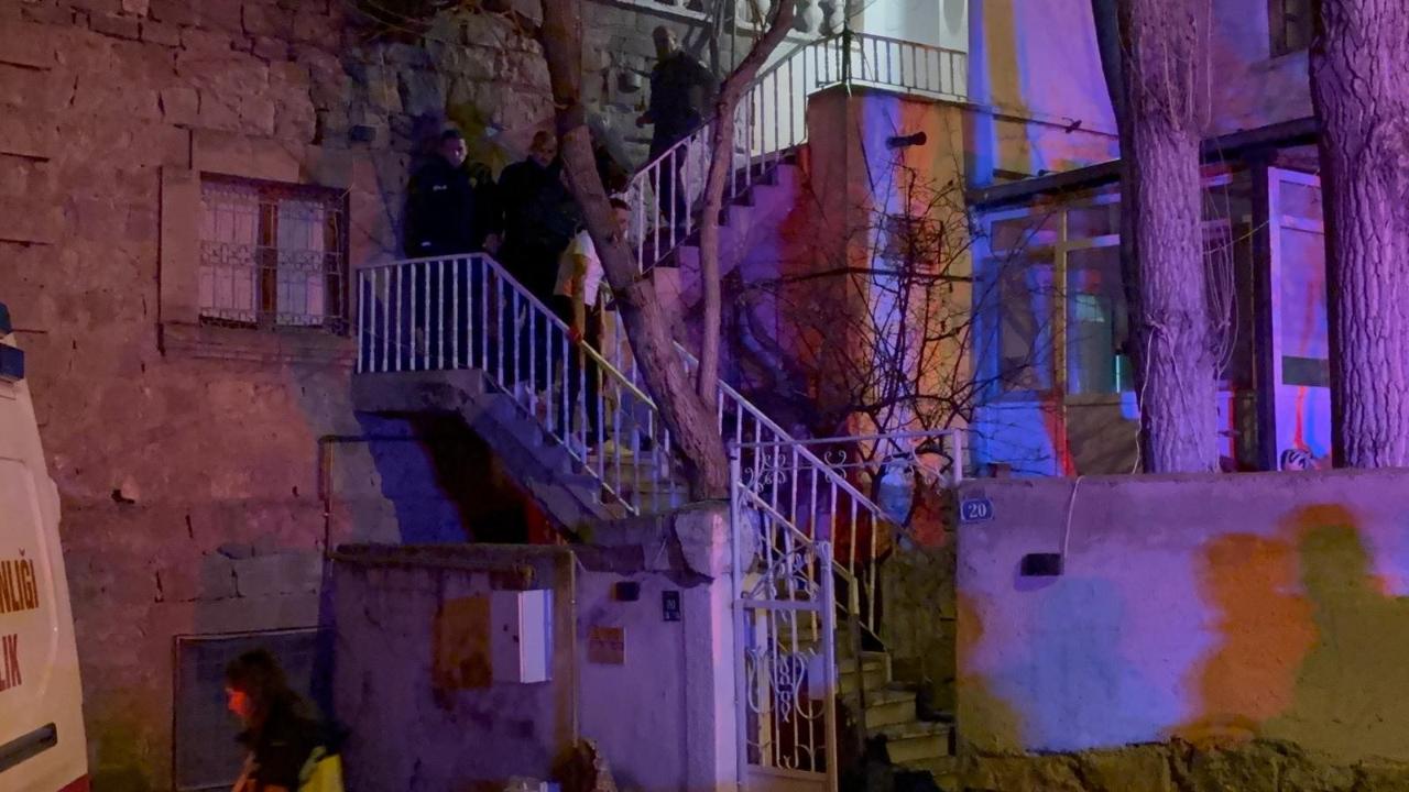 İKAZLARA UYMADI TÜTÜN YAKTI