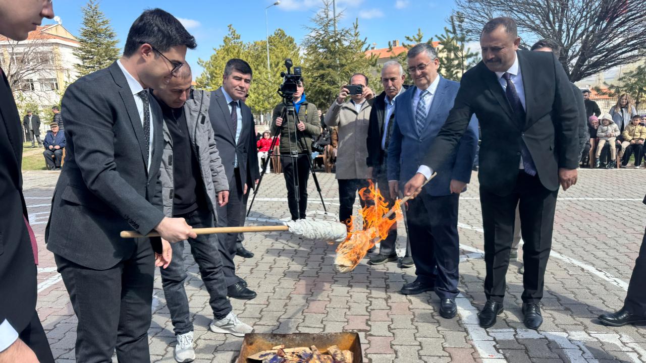 SARIOĞLAN’DA NEVRUZ COŞKUSU MEHTERANLA TAÇLANDI