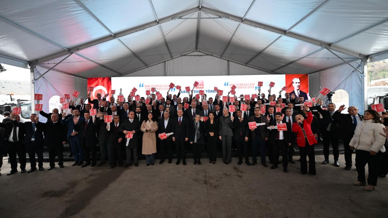 TBB, 88 BELEDİYEYE 90 HİZMET ARACI HİBE ETTİ