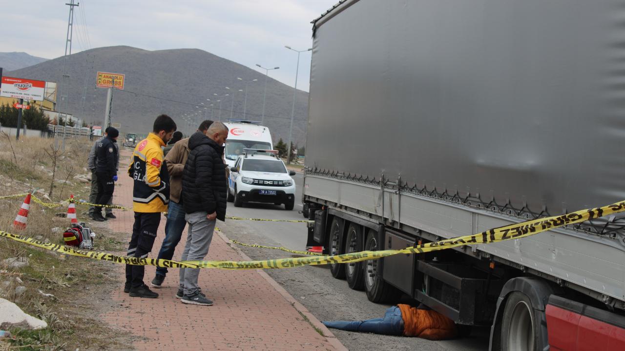 TIRIN ALTINDA ÖLÜ BULUNDU