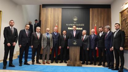 BAKAN BAYRAKTAR VALİ ÇİÇEK'İ ZİYARET ETTİ