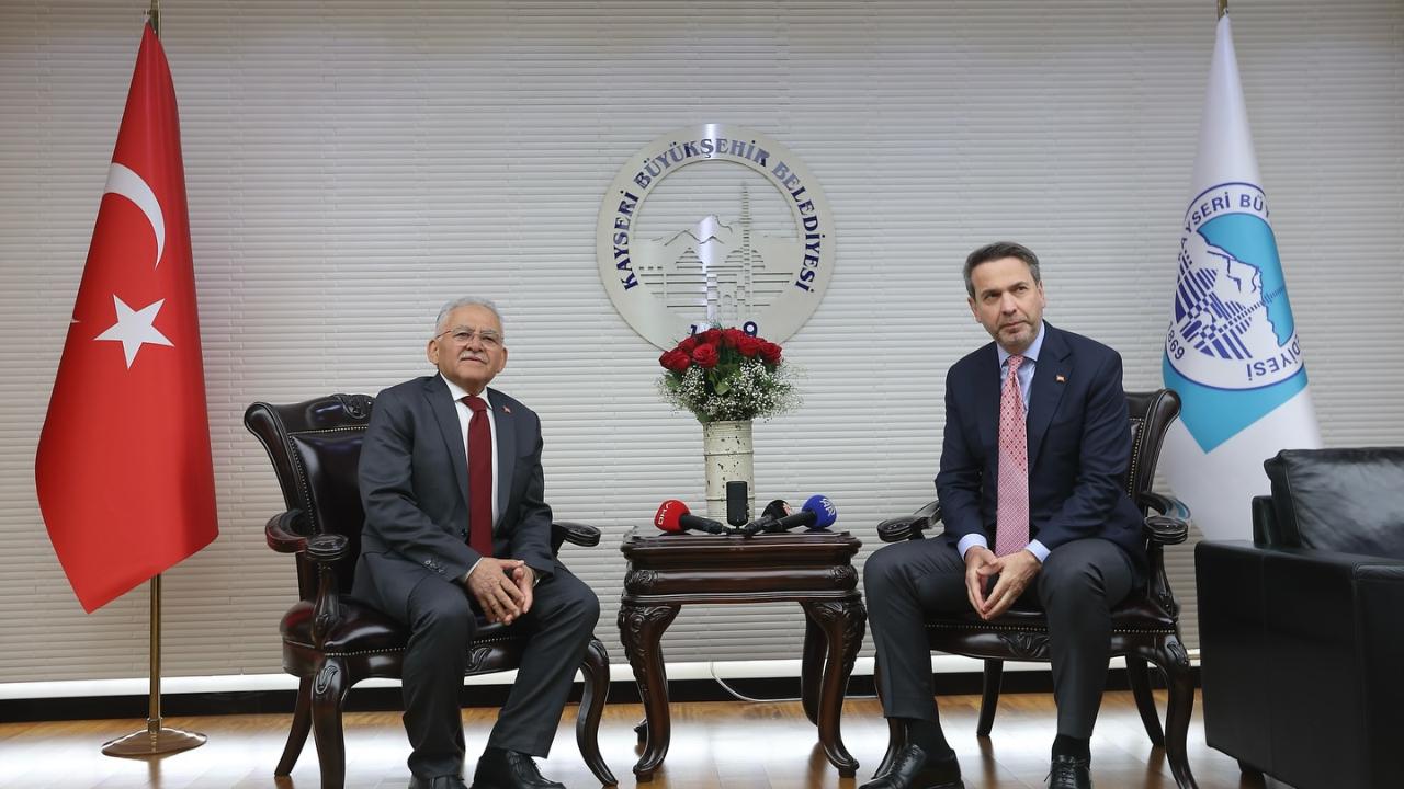 BAKAN BAYRAKTAR’DAN BAŞKAN BÜYÜKKILIÇ’A: “KAYSERİ, TÜRKİYE’NİN GÖZBEBEĞİ”